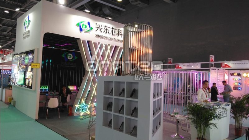 色彩还原度是评价喷绘写真质量的重要指标。以下是一些判断色彩还原度的方法：