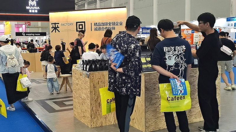 服装店喷绘背景墙加盟代理：揭秘其背后的工艺与价值